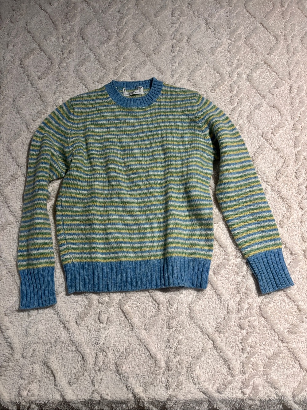 Vintage pastel colors 100% wool sweater fits xsmall best